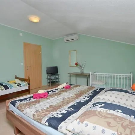 Apartman With Parking Space - 22557