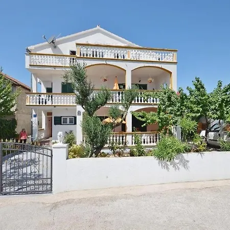 With Parking Space - 22557 Apartman Vodice