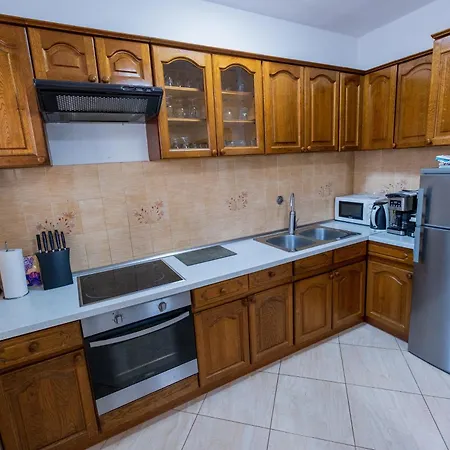 With Parking Space - 22557 Apartman *